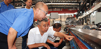 天水市委常委、常務(wù)副市長趙四輩一行在星火公司調(diào)研