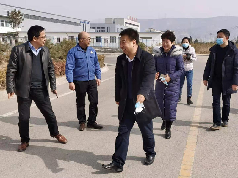 天水經(jīng)濟(jì)技術(shù)開發(fā)區(qū)管委會(huì)領(lǐng)導(dǎo)來公司慰問