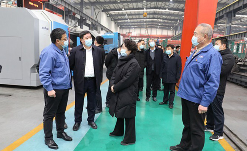天水市委書記張永霞陪同金川集團公司領導一行考察星火機床公司