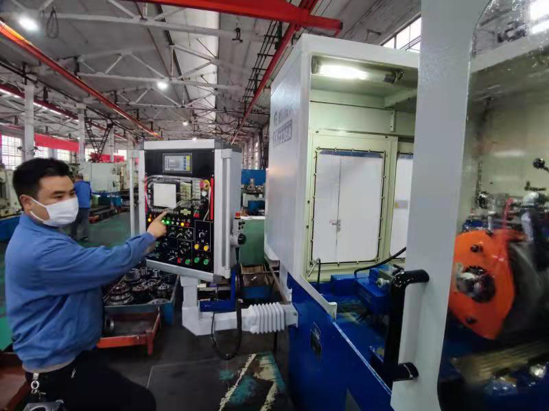 星火機(jī)床公司抓防疫保生產(chǎn) 努力實(shí)現(xiàn)開(kāi)門(mén)紅