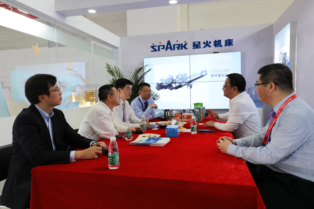 西門子（中國）有限公司相關領導蒞臨星火展位參觀