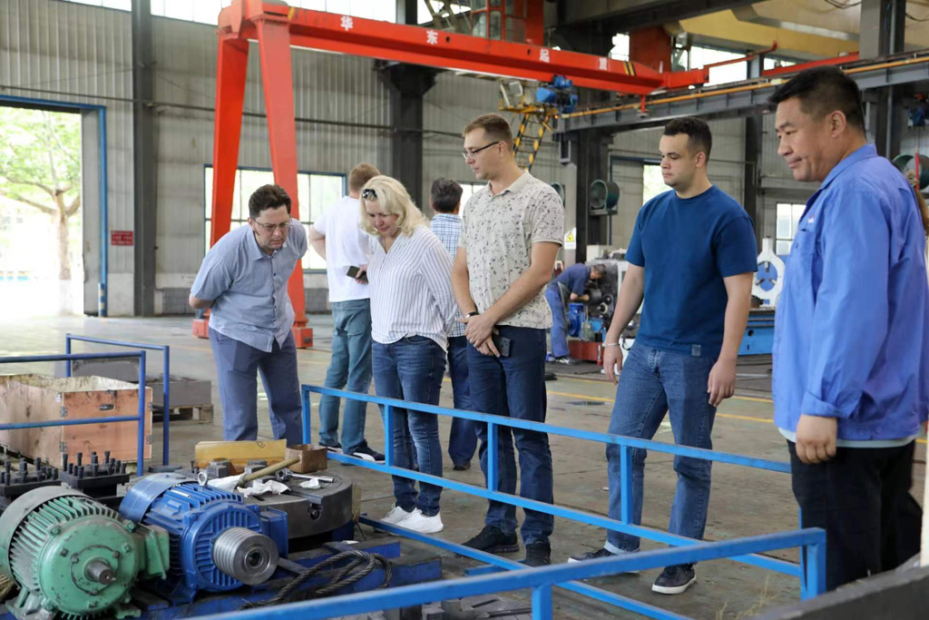 俄羅斯客商來公司考察產品并參觀