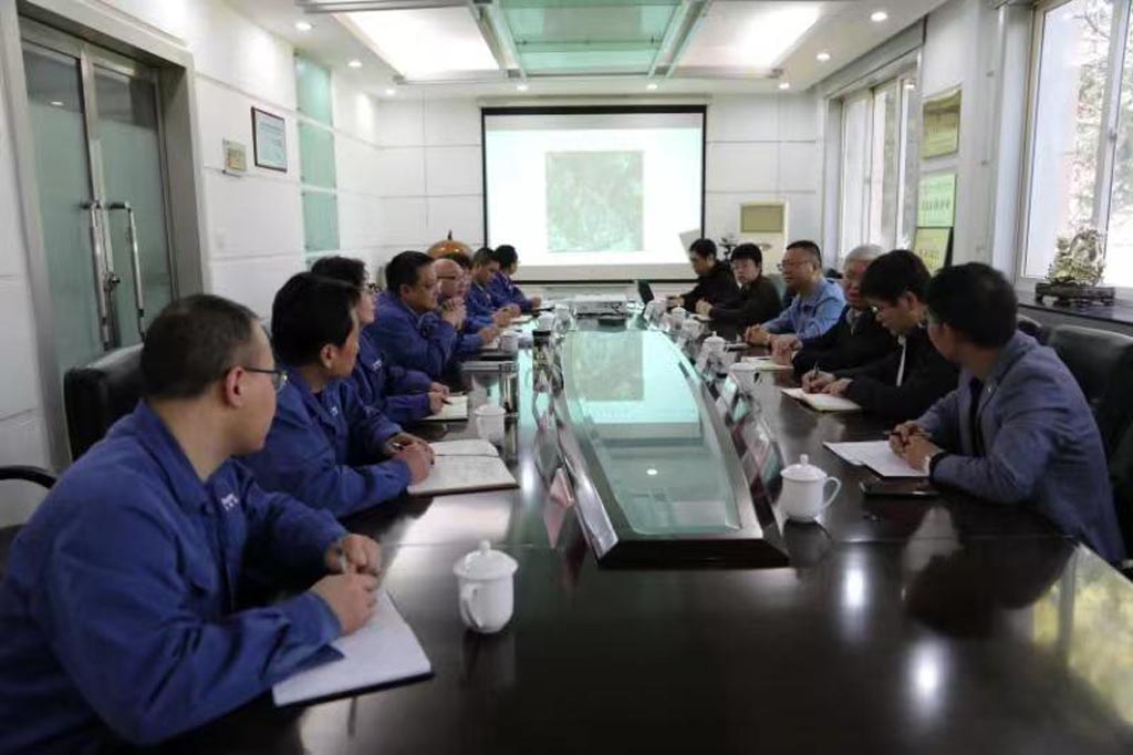 中機集團鄭州六院領導一行來星火機床公司走訪