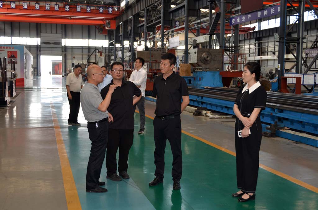 京科控股有限公司領導考察星火機床公司