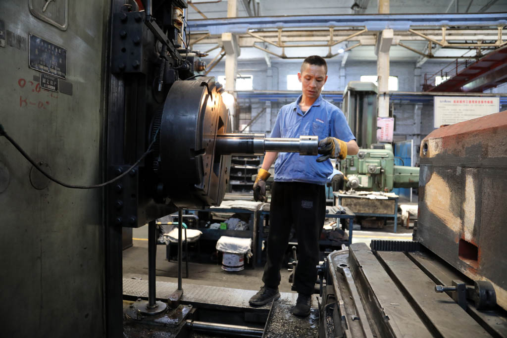 “向勞模學(xué)習(xí)，做時(shí)代工匠”之匠心鑄就卓越實(shí)干詮釋擔(dān)當(dāng) ——— 記星火數(shù)控公司大件加工分廠鏜床工、天水市勞模甄毅博 