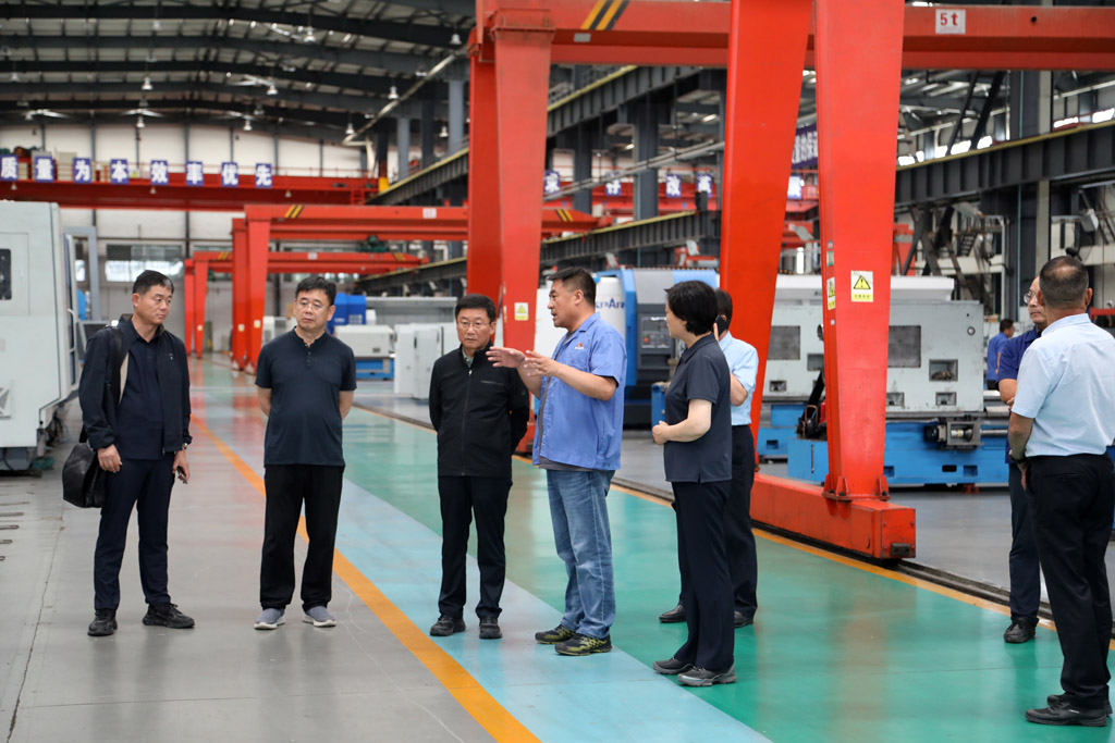 東營市人大常委會領導蒞臨星火數控公司考察
