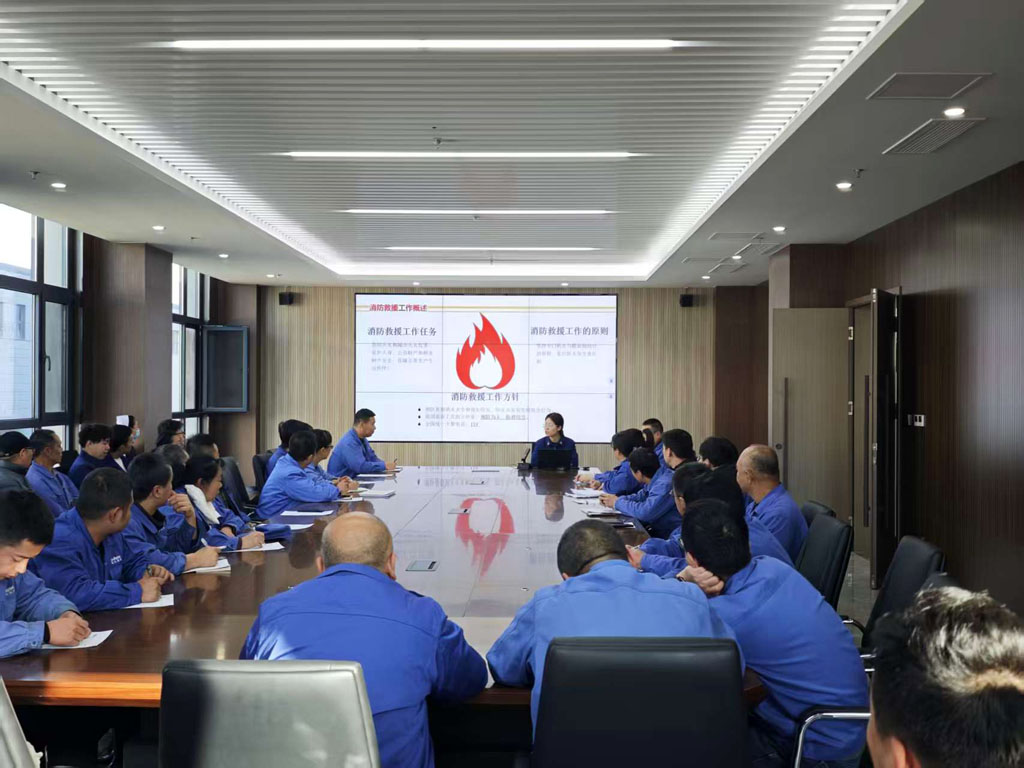 筑牢安全“防火墻”星火數控開展消防安全培訓演練